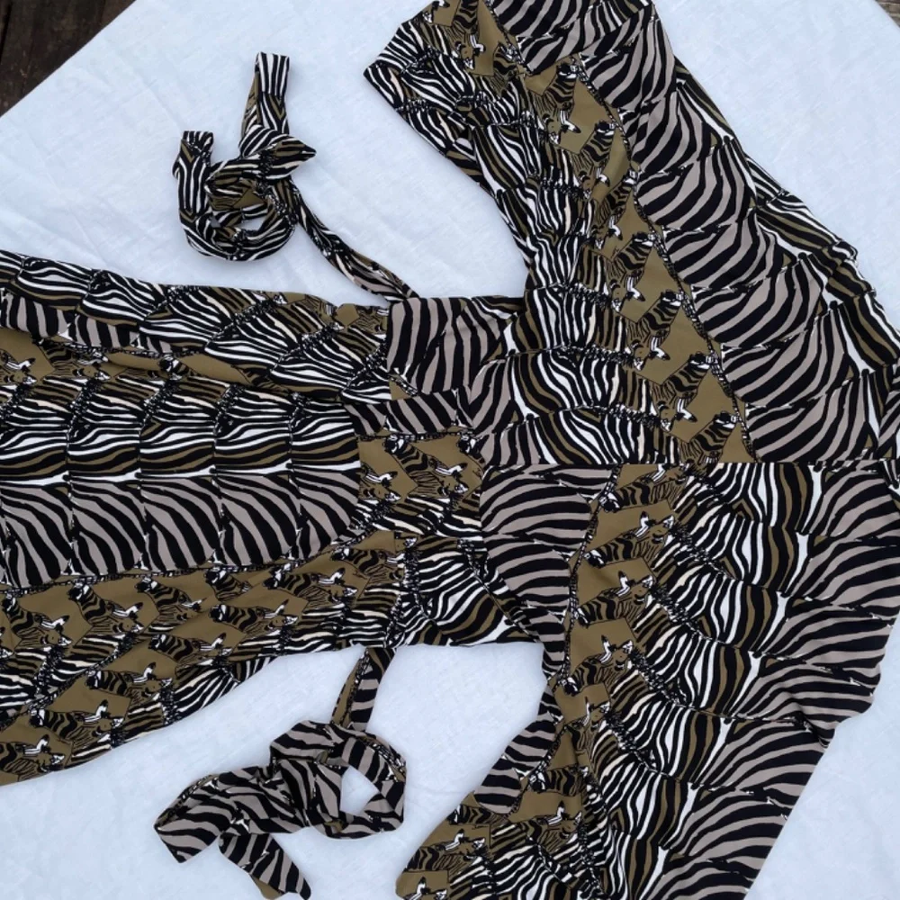 Issa London for Banana Republic zebra kimono dress - Picture 7 of 7